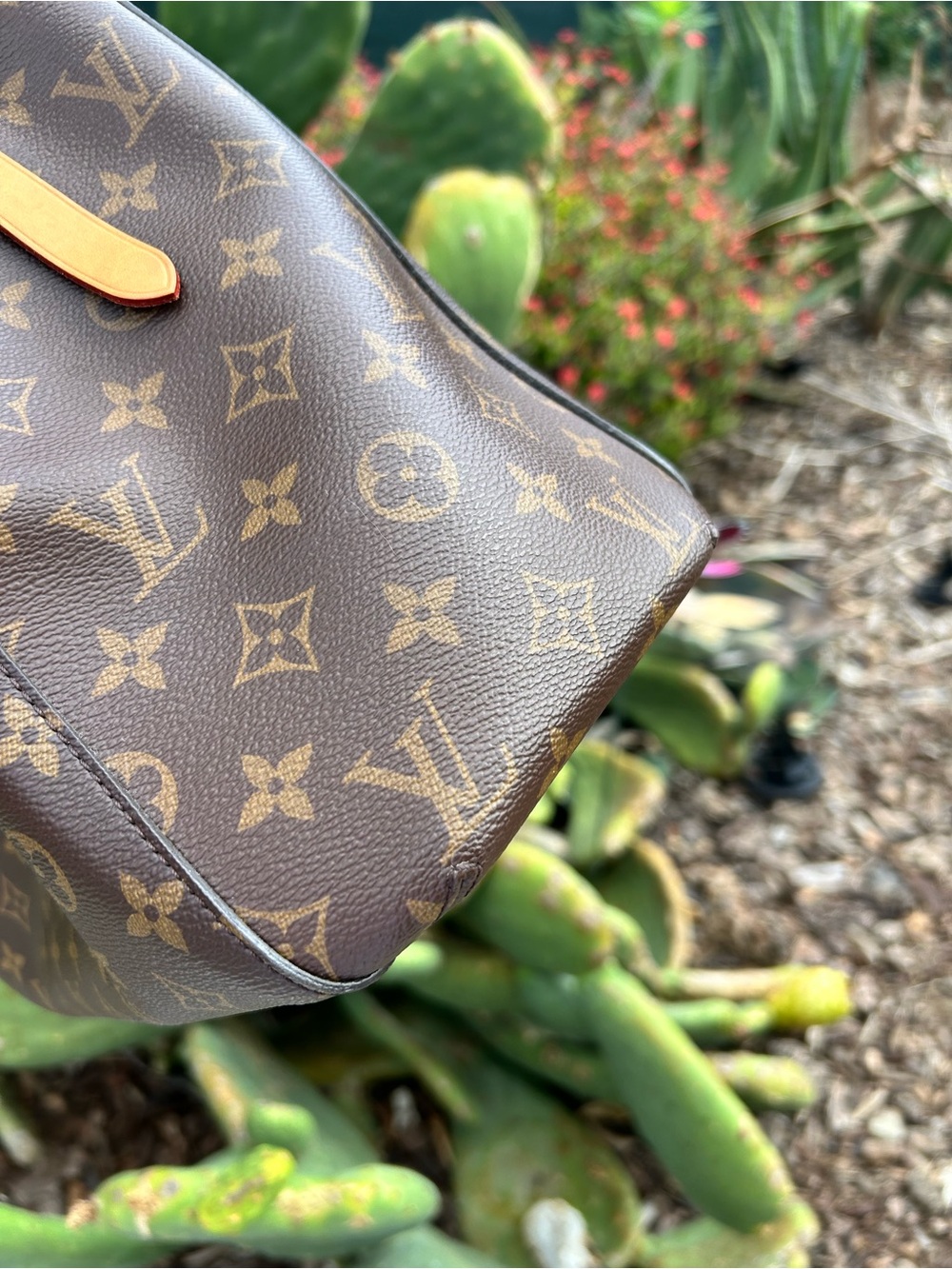 Louis Vuitton Monogram Montaigne Tote - Picture 5 of 11